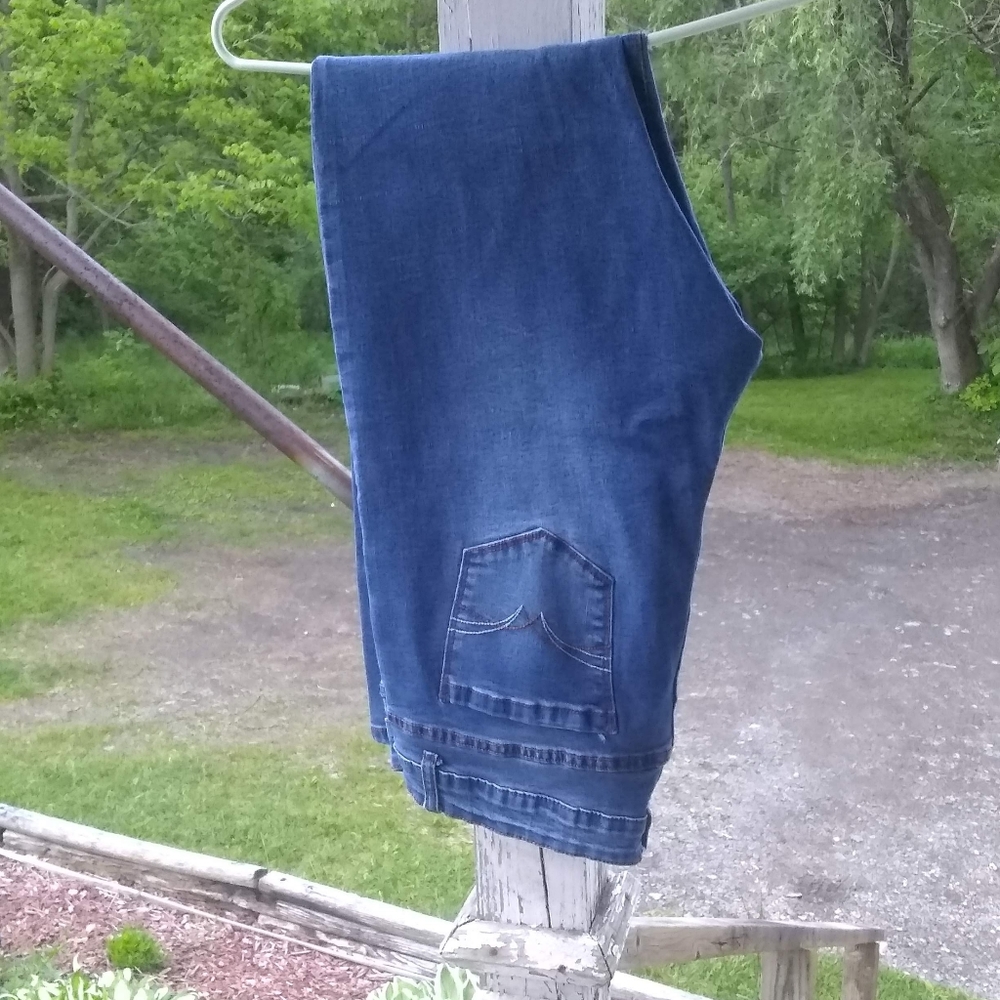 T & Y Fashion Straight Leg Jeans